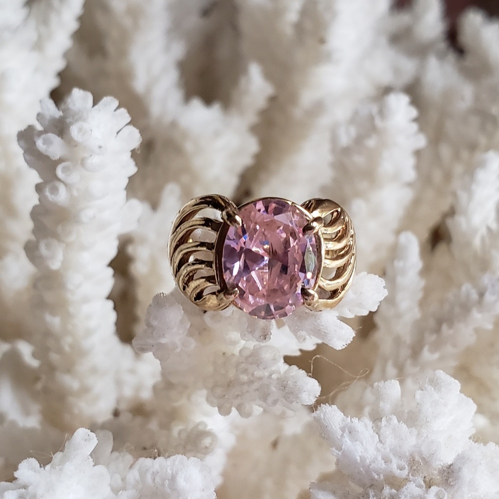 Beautiful 10k Pink Ice Ring with Great Detail